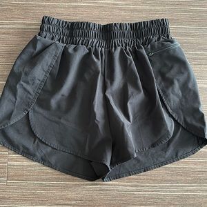 Amazon lulu dupe shorts